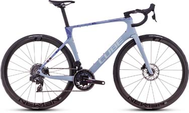 Cube Agree C:62 SLX Rennrad in schimmerndem Blau-Lila.