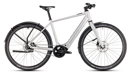 Zu sehen ist ein silbernes Cube Editor Hybrid Pro E-Bike.