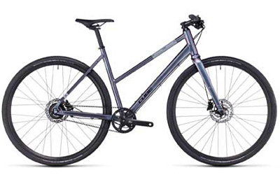 Cube Hyde Fitnessrad mit Trapezrahmen in Silber.