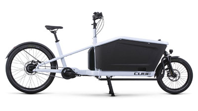 Zu sehen ist ein weißes Cube Cargo Hybride 500 Lastenfahrrad.